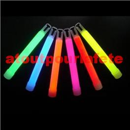 Lot de 25 Batons Lumineux, 6mm coloris Assortis Lot de 25 Batons Lumineux, 6mm coloris Assortis