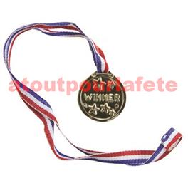 1 Médaille dorée avec ruban tricolore